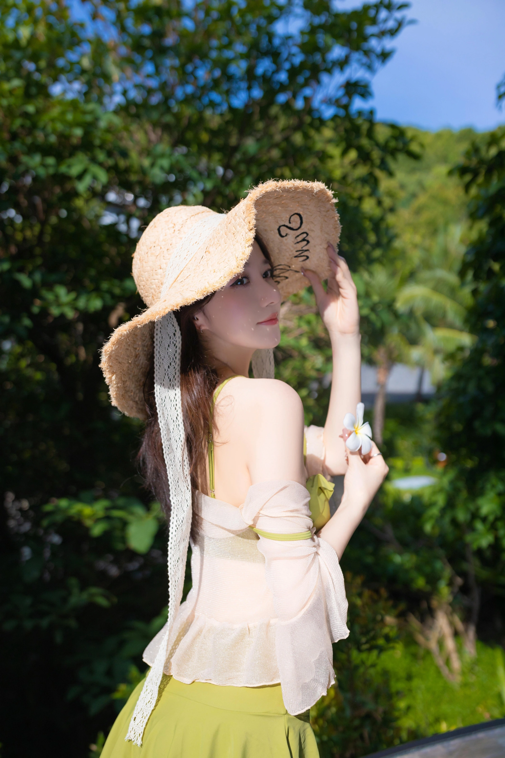 0077 秀人名模鱼子酱Fish山青涩写真 3