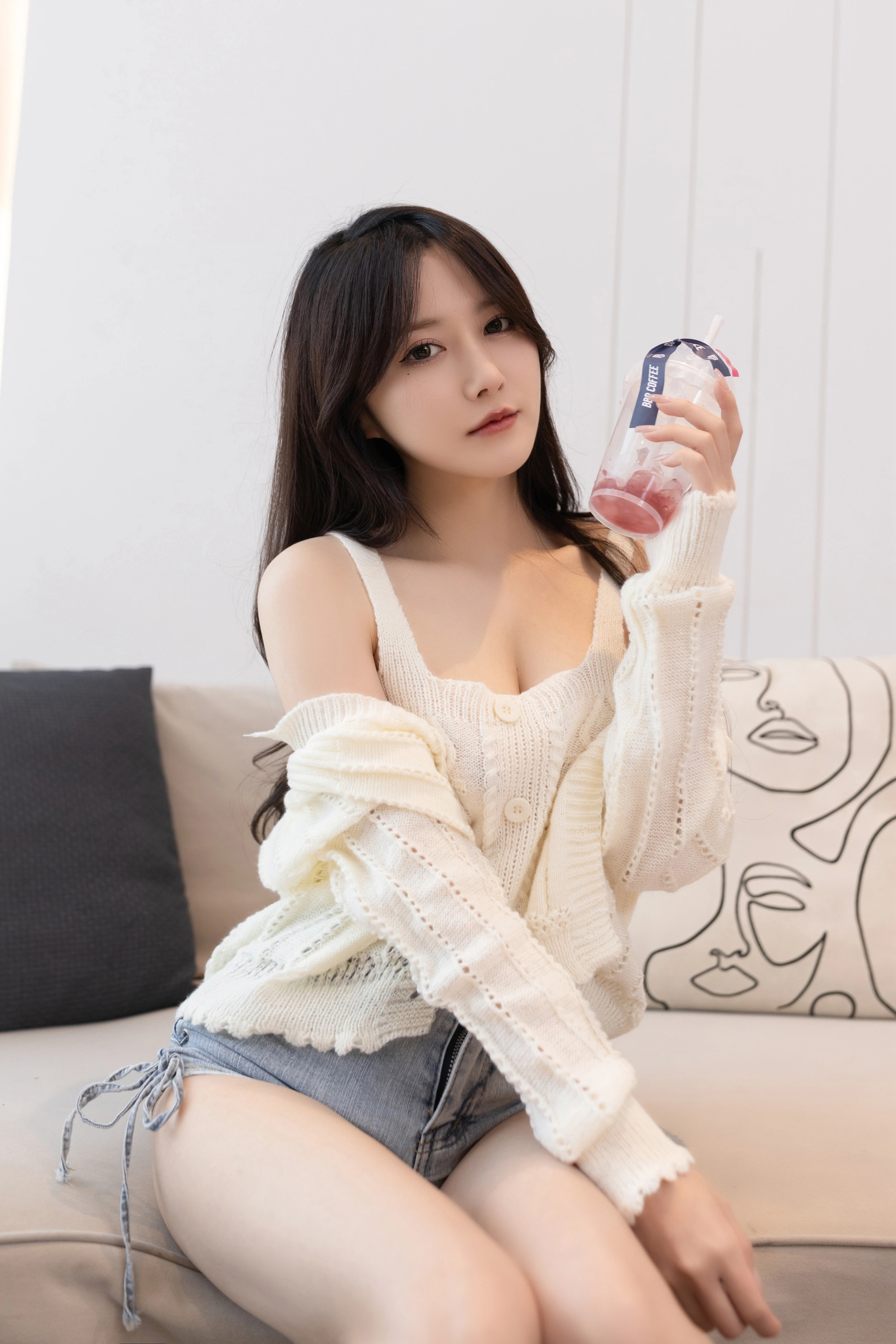 0084 秀人名模鱼子酱Fish甜春写真 2